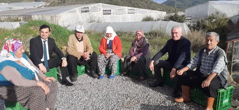İYİ Parti Bozyazı Belediye Başkan Adayı Mehmet Türe Çiftçilerle Birarada 