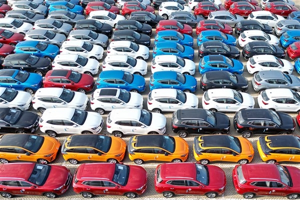 Çinliler 11 ayda 6 milyon yeni enerjili araç satın aldı