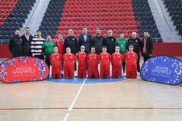 Down Sendromlular Futsal Milli Takımı, Gaziantep’te hazırlık kampına başladı