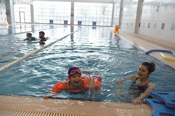 ABB’den down sendromlu çocuklar için yüzme kursu