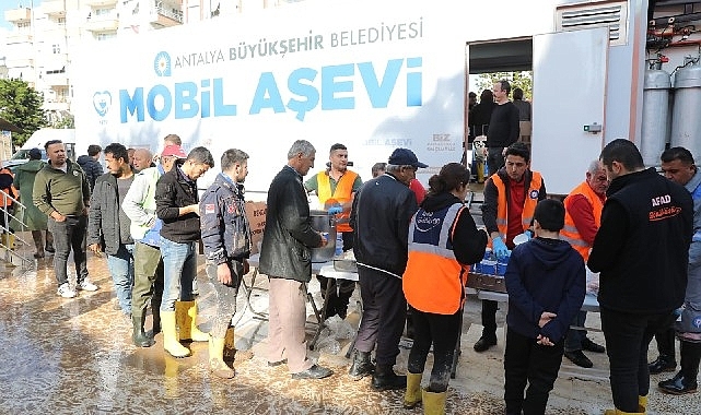 Antalya Büyükşehir Belediyesi saha çalışmalarını sürdürüyor