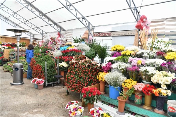 ABB, Sakarya Caddesi’ndeki çiçek satış alanlarını yeniliyor