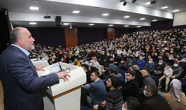 Canik Belediyesi, yazar ve şair Prof. Dr. Nurullah Genç 'i vatandaşlarla buluşturuyor.