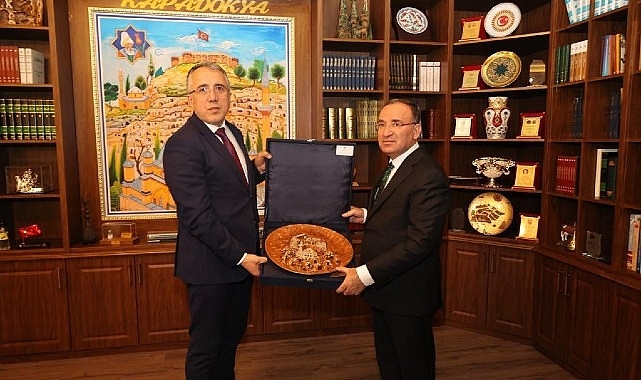 Adalet Bakanı Bozdağ, Nevşehir Belediyesi'ni Ziyaret Etti
