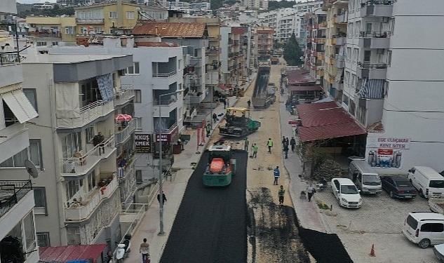 Aydın Büyükşehir Belediyesi Kuşadası'nın Yollarını Yeniliyor