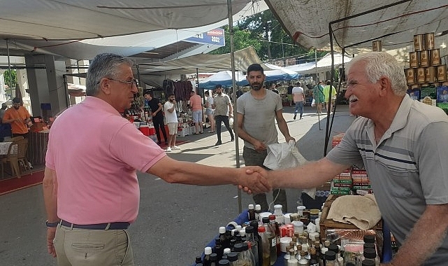 Başkan Topaloğlu'ndan pazar esnafına ziyaret