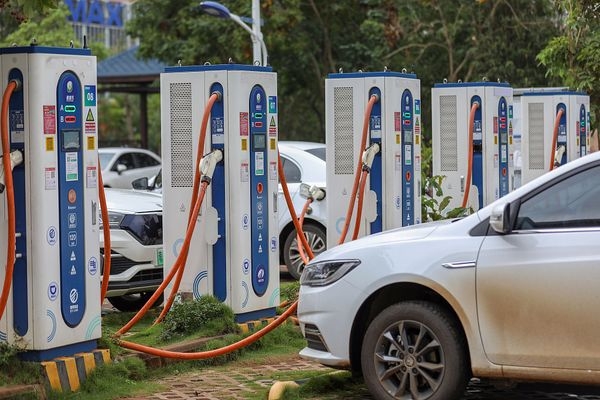Çin’deki elektrikli araç şarj noktası sayısı 3 milyon 980 bine ulaştı