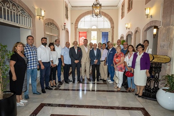 İzmir Konfederasyonu üyelerinden Başkan Soyer’e ziyaret