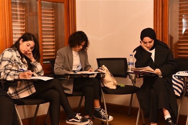 Kadıköy’de “Kadının İnsan Hakları Eğitim Programı” başladı