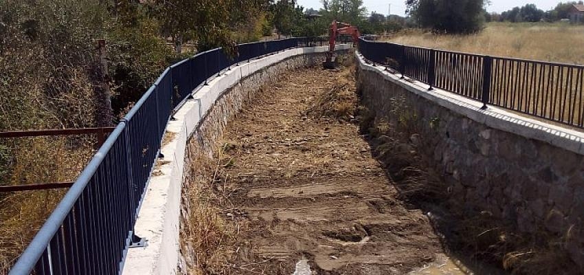 Menderes Belediyesi sel ve taşkınlara karşı çalışmalarını hızlandırdı