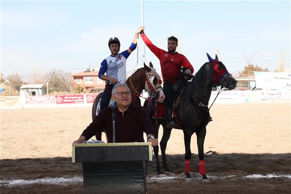 Başkan Büyükkılıç, Atlı Cirit Şampiyonası’na katıldı