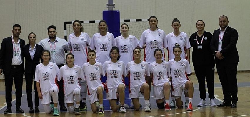 Burhaniye Kadın Basketbol İlk Maçında Fark Attı