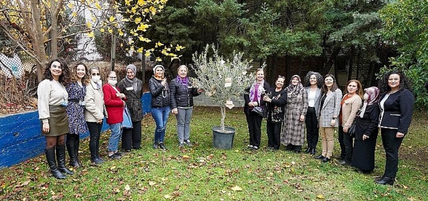 Gaziemir’de 25 Kasım’a özel grup çalışması