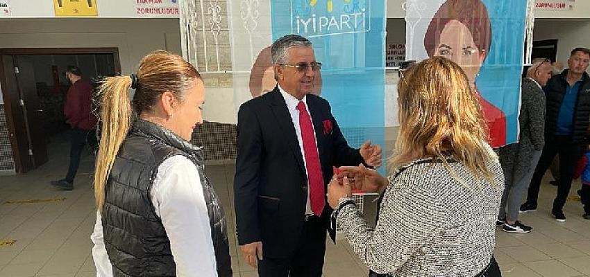 Kemer Belediye Başkanı Necati Topaloğlu’ndan İYİ Parti kongresine ziyaret