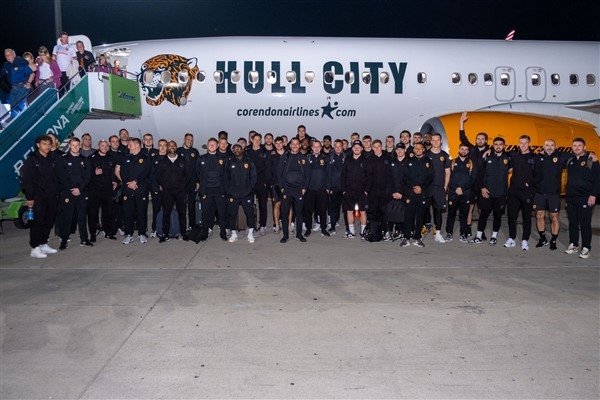 Hull City, taraftarıyla birlikle Antalya