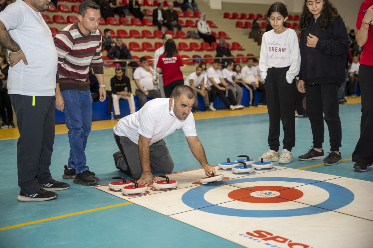 Büyükşehir Belediyesi Özel Çocukları Yeni Spor Dalları İle Tanıştırıyor