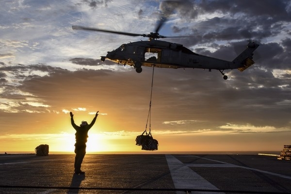 Kara Kuvvetlerine ait helikopterler deprem bölgesine gidiyor