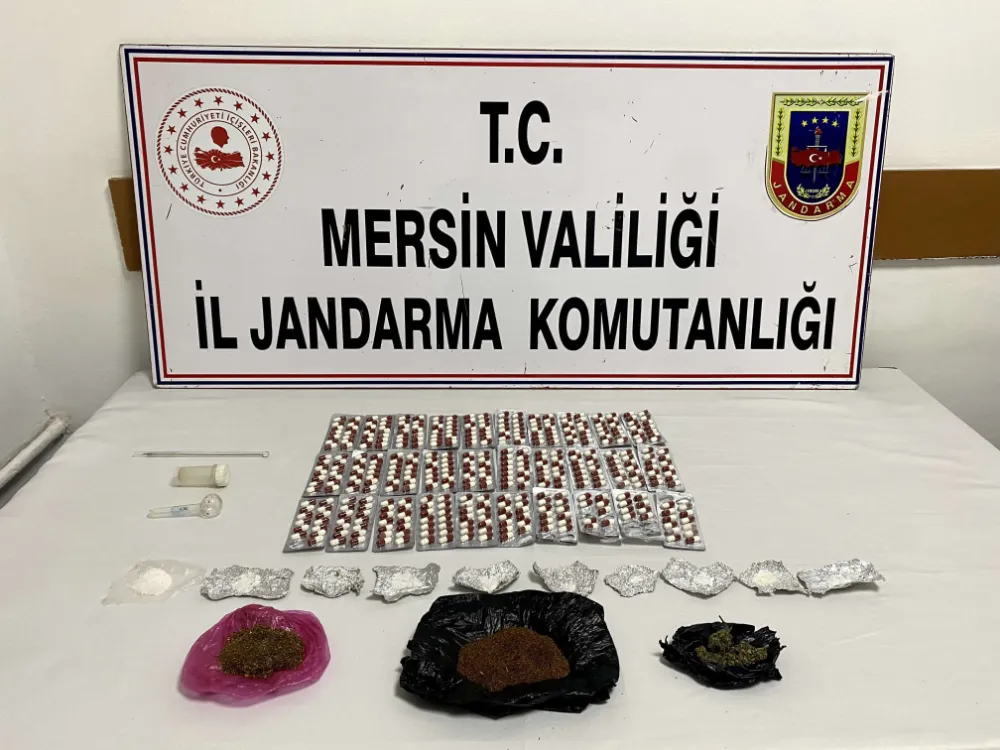 Jandarma Uyuşturucu Ticareti Yapan 3 Kişiyi Gözaltına Aldı