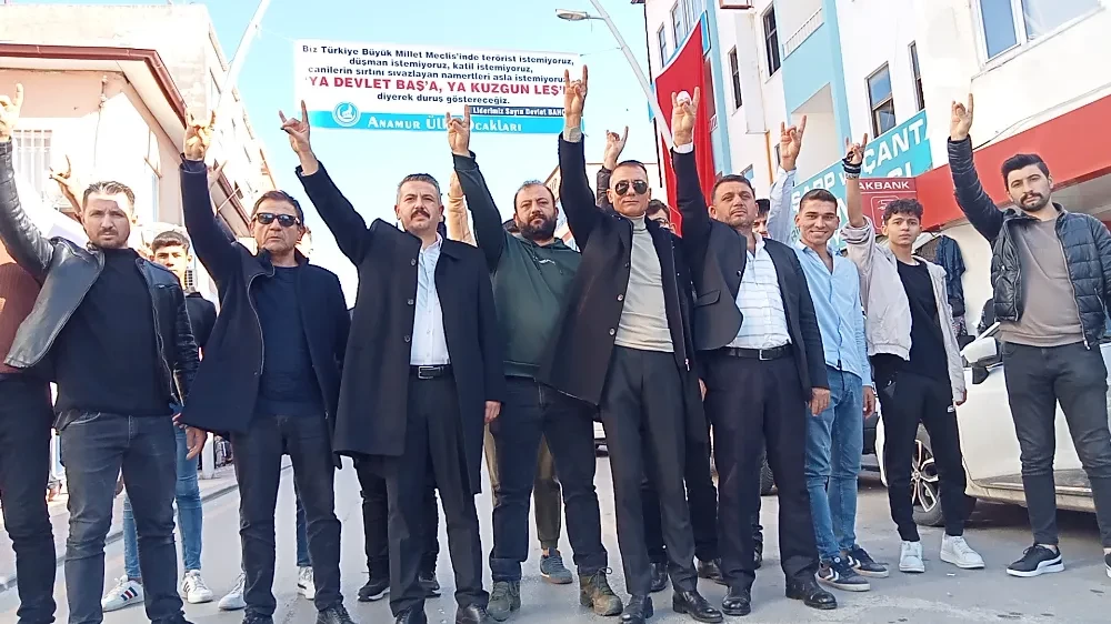 Anamur Ülkü Ocakları’ndan Üç Noktada Anlamlı Pankart