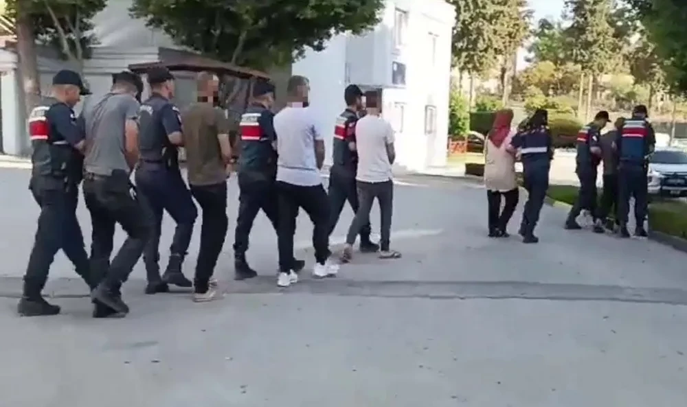 Jandarmadan Göçmen Kaçakçılarına Ani Operasyon: 6 Gözaldı