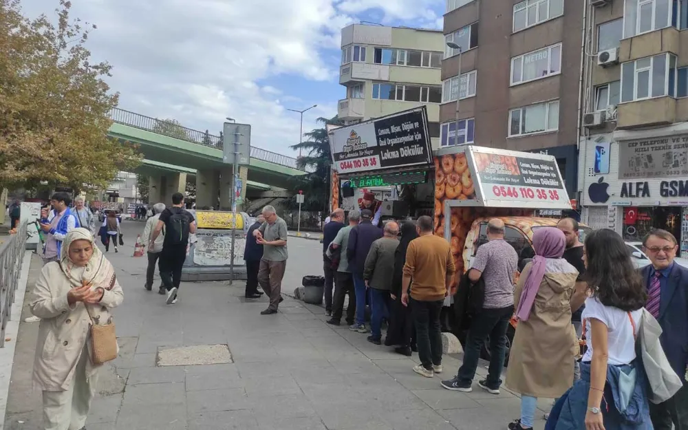İstanbul Sokaklarının Geleneksel Paylaşımı: Hayır Lokması