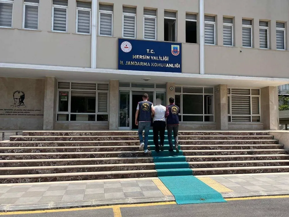 “Jandarma Erdemli’de FETÖ Terör Örgütünden  Aranan Şüpheli Tutukladı”