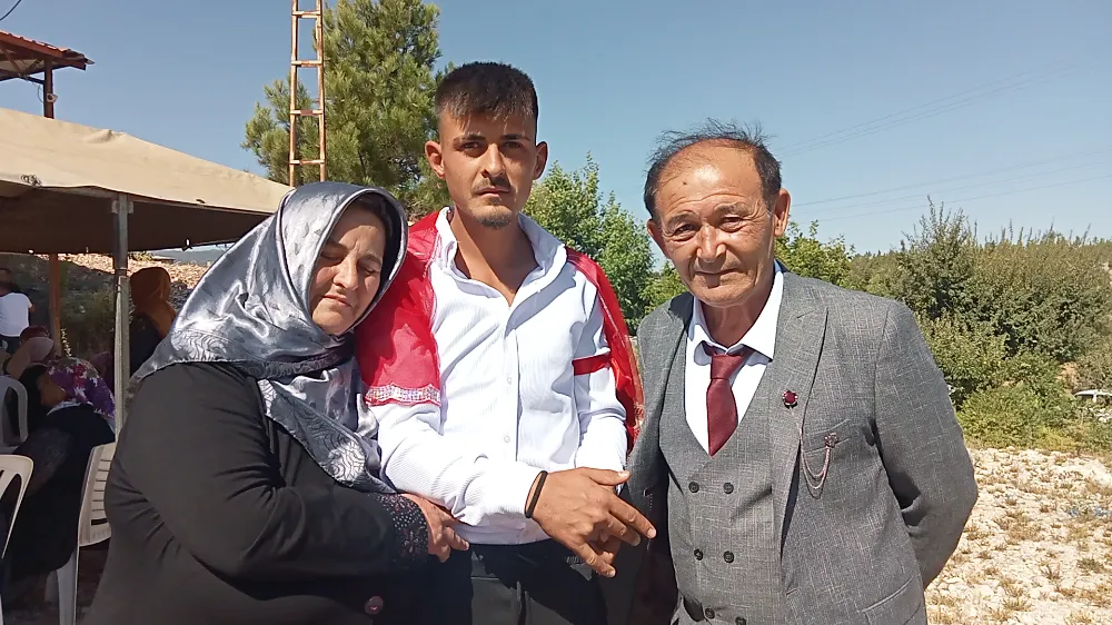 Kızılca Muhtarı’nın Oğlu Ahmet Doğan Dualarla Manisa’ya Uğurlandı