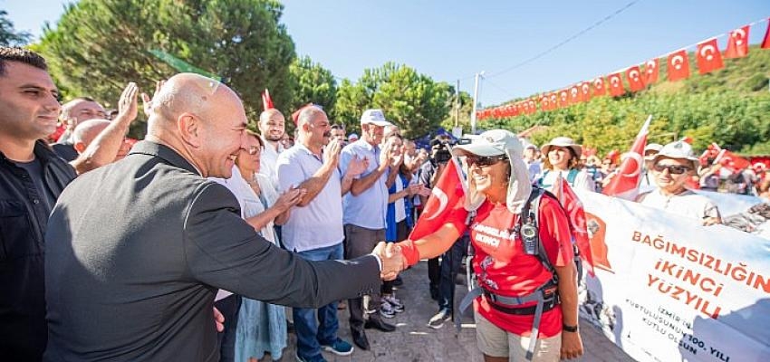 Zafer yolu kafilesi 100 yıl önceki gibi Kemalpaşa