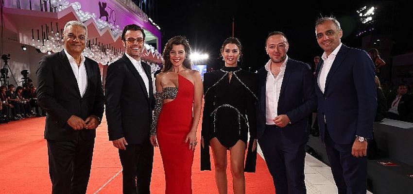 Gökçe Bahadır, Burcu Özberk ve Salih Bademci, Lexus ile 79. Venedik Uluslararası Film Festivali’nde Kırmızı Halıdaydı