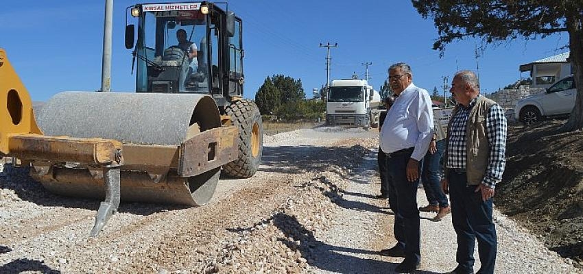 Antalya üyükşehir Yeleme Mahallesi’nin  18 yıllık yol hasretini sona erdiriyor