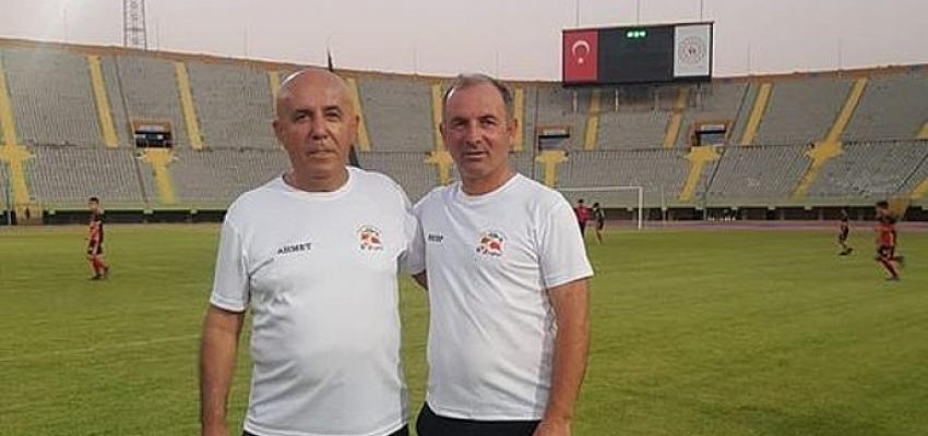 Futbolun Ünlüleri: Akhisarlı 1 yaşındaki SMA- Tip 1 hastası Ebrar Aktürk Bebek İçin Sahaya Çıkıyor