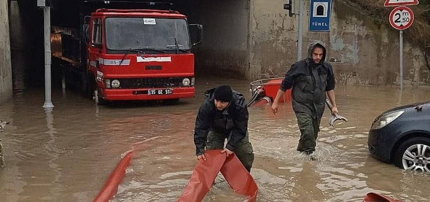 Şiddetli yağışa rağmen kent genelinde sorun yaşanmadı