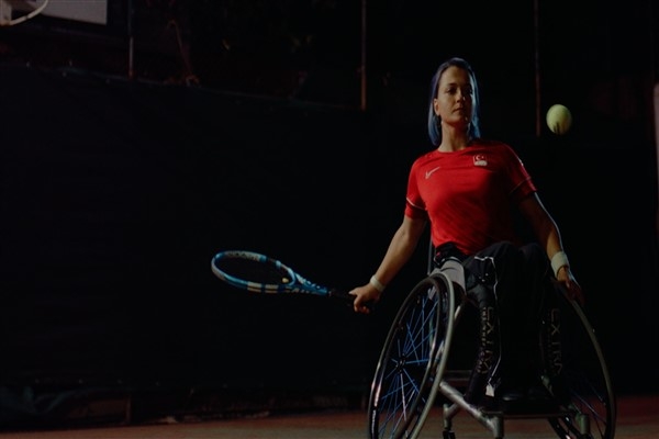 Paralimpik tenisçinin hayatı belgesel oldu