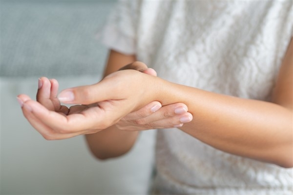 Gizli ‘ganglion kistleri’ el bileğindeki geçmeyen ağrının nedeni olabilir