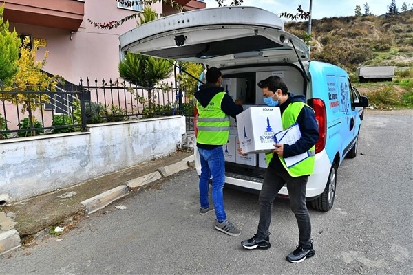 İzmir’den çölyak ve fenilketönüri hastalarına gıda paketi desteği
