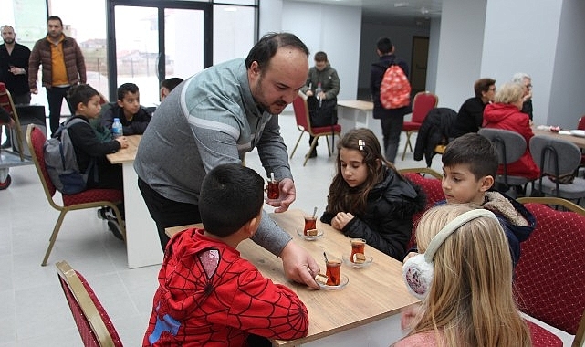 Saray'da çay içleri ısıttı