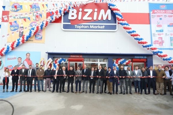 Bizim Toptan Alaşehir’de de hizmet vermeye başladı