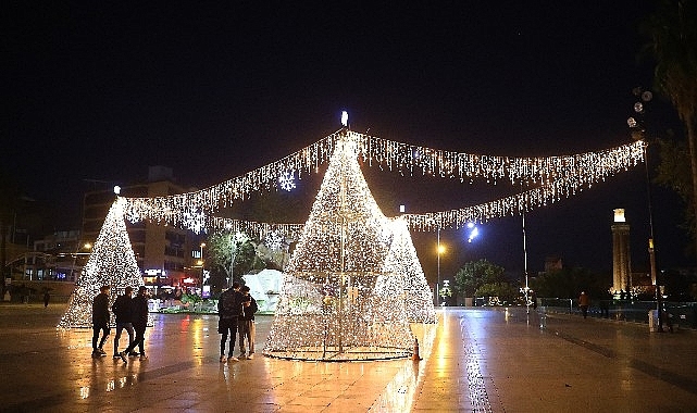 Antalya yeni yıla ışıl ışıl giriyor