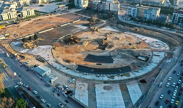 Milli İrade Meydanında saha imalatlarına devam