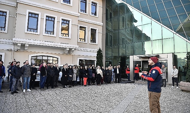 Deprem tatbikatı gerçeğini aratmadı