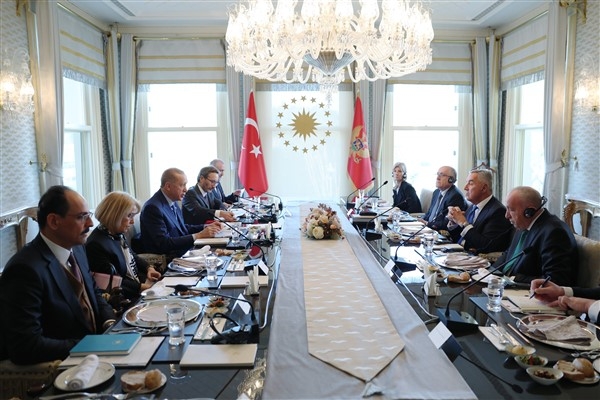 Cumhurbaşkanı Erdoğan, Karabağ Cumhurbaşkanı Cukanoviç ile heyetler arası görüşme gerçekleştirdi