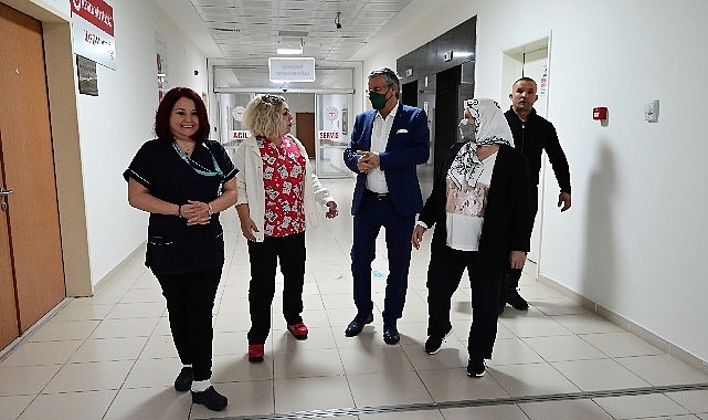 Kemer Belediye Başkanı Necati Topaloğlu'ndan hastanelerdeki hastalara ziyaret