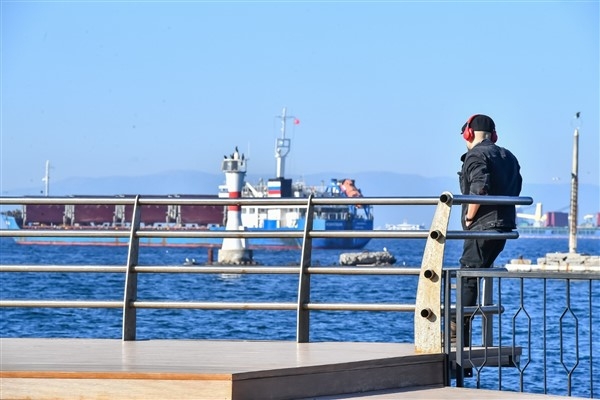 Konak seyir terası vatandaşların kullanımına sunuldu