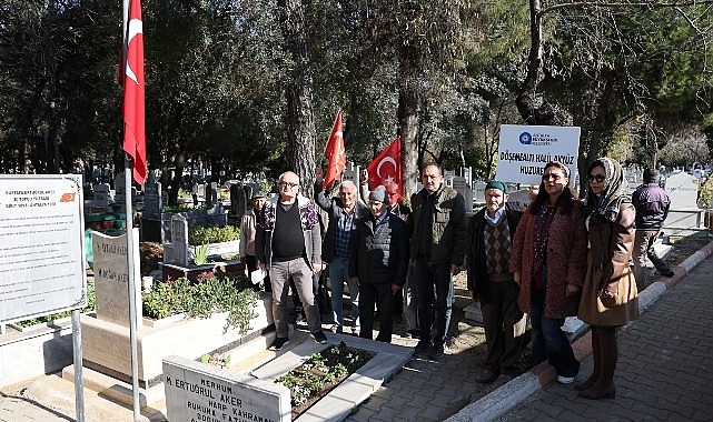 Huzurevi Sakinleri Topçu Yüzbaşı'nı Mezarı başında andı