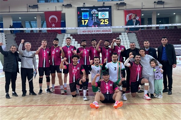 Malatya Büyükşehir Belediyespor, voleybol ve futbolda haftayı galibiyetle kapattı