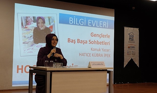 Yazar Hatice Kübra İpek Bilgi Evi Üyeleri'nin Sorularını Yanıtladı