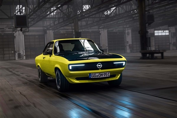 Opel’in başarılı modelleri 2022 yılını ödüllerle kapattı