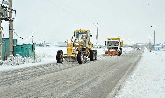 Karaman Belediyesi Kar Temizleme Çalışmalarına Başladı