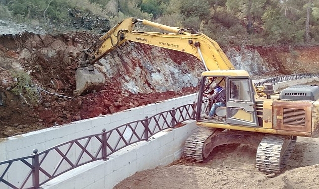 Kemer'de alt ve üstyapı çalışmaları devam ediyor