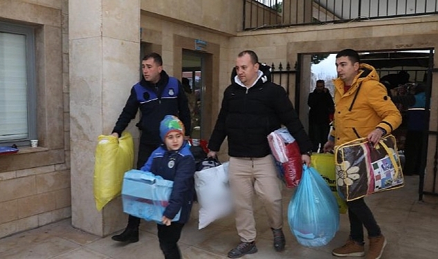 Menderes Belediyesi'nden deprem bölgesine yardım kampanyası